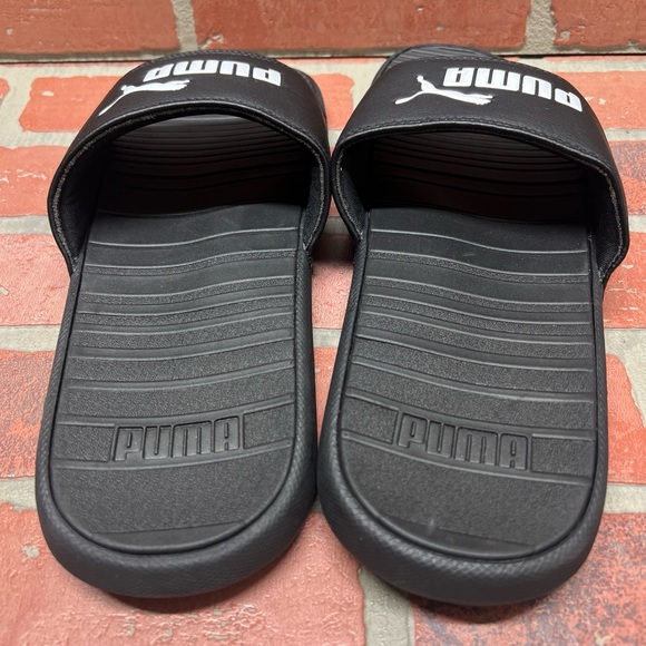 PUMA ‘Cool Cat 2.0’ Classic Black/White Logo Slide Sandals Men’s Size 10 - Picture 5 of 6